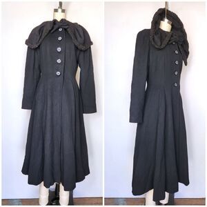 40s 50s Black WOOL Princess Coat w Large Collar Fit and Flare Wasp Waist Coat XS